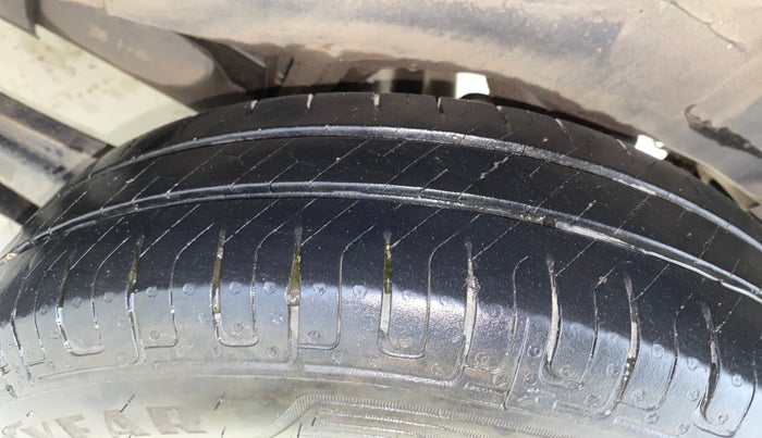 2013 Maruti Wagon R 1.0 LXI CNG, CNG, Manual, 68,033 km, Left Rear Tyre Tread