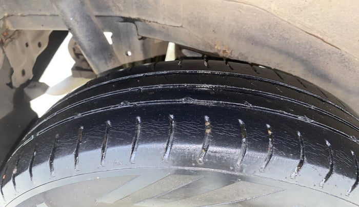 2013 Maruti Wagon R 1.0 LXI CNG, CNG, Manual, 68,033 km, Right Rear Tyre Tread