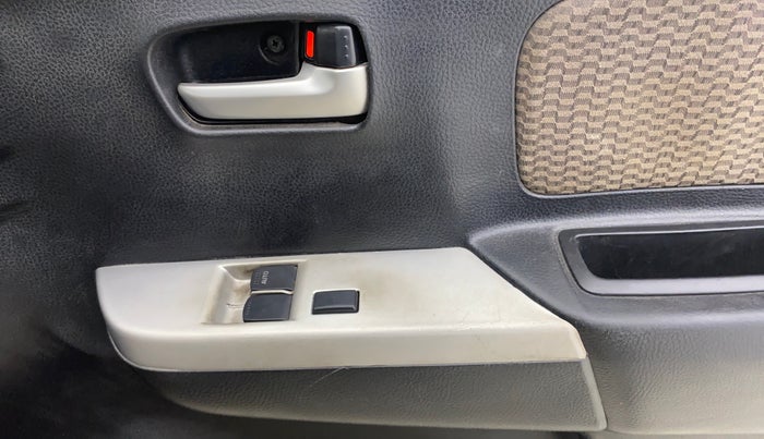 2013 Maruti Wagon R 1.0 LXI CNG, CNG, Manual, 68,033 km, Driver Side Door Panels Control