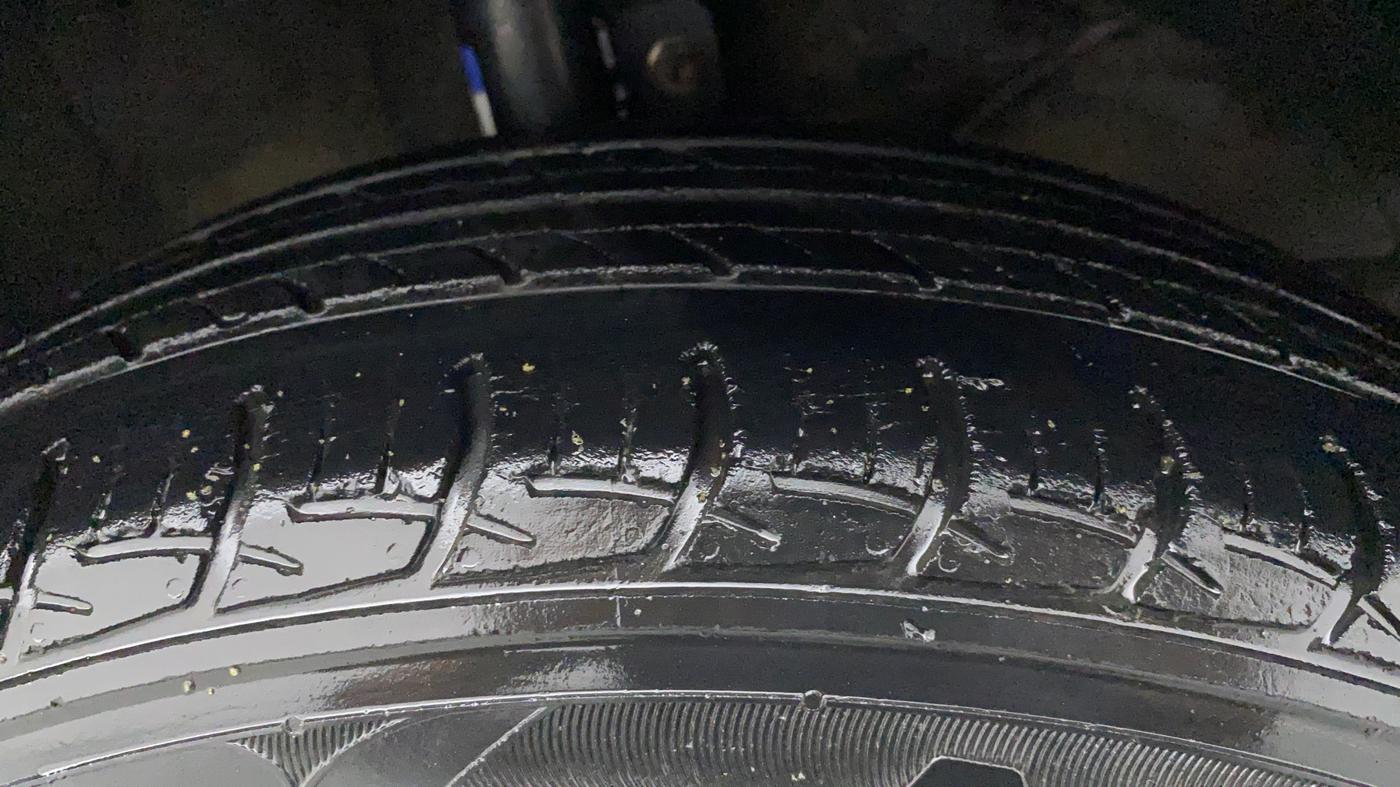 2016 Maruti Baleno SIGMA PETROL 1.2, Petrol, Manual, 47,587 km, Right Front Tyre Tread