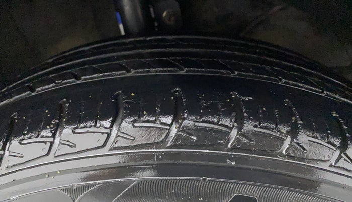 2016 Maruti Baleno SIGMA PETROL 1.2, Petrol, Manual, 47,587 km, Right Front Tyre Tread