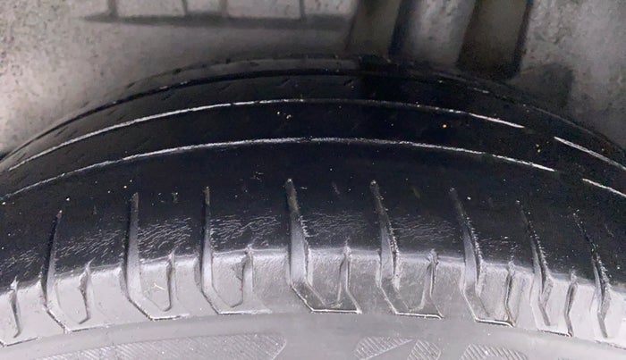 2017 Maruti Dzire ZDI Plus AMT, Diesel, Automatic, 69,679 km, Left Rear Tyre Tread