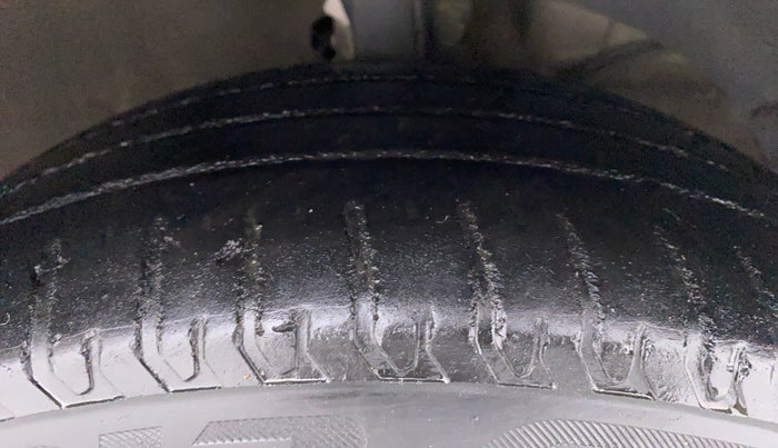 2017 Maruti Dzire ZDI Plus AMT, Diesel, Automatic, 69,679 km, Right Front Tyre Tread