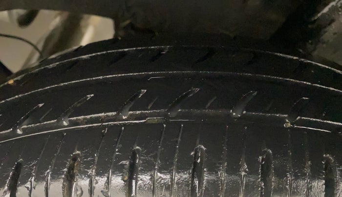 2019 Renault Kwid RXT 1.0 (O), Petrol, Manual, 44,011 km, Left Rear Tyre Tread