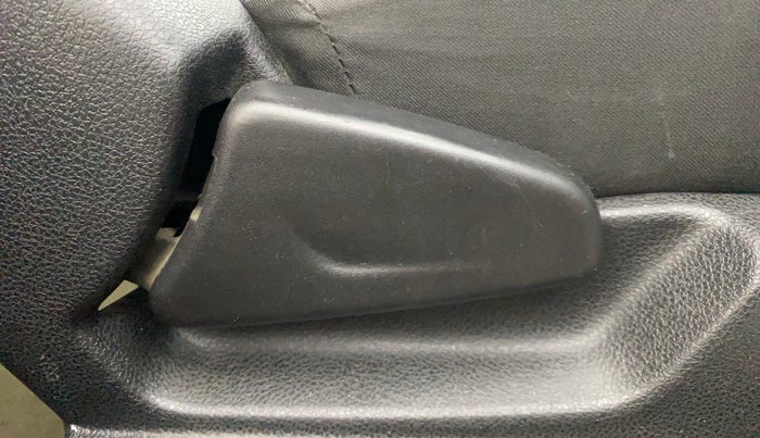 2019 Renault Kwid RXT 1.0 (O), Petrol, Manual, 44,011 km, Driver Side Adjustment Panel