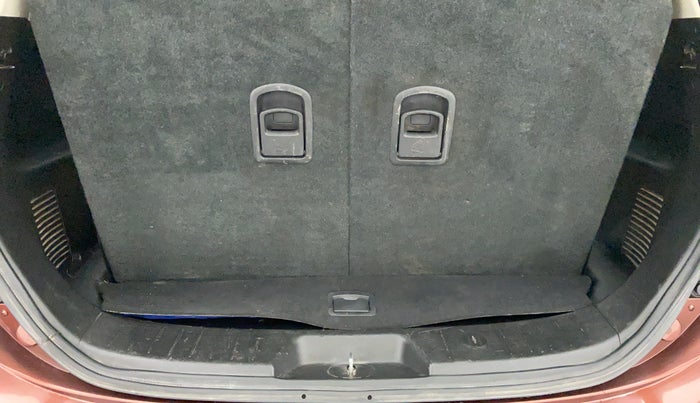2018 Mahindra XUV500 W11 (O), Diesel, Manual, 48,894 km, Boot Inside