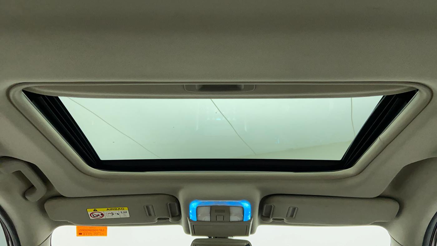 2018 Mahindra XUV500 W11 (O), Diesel, Manual, 48,894 km, Moonroof/ Sunroof