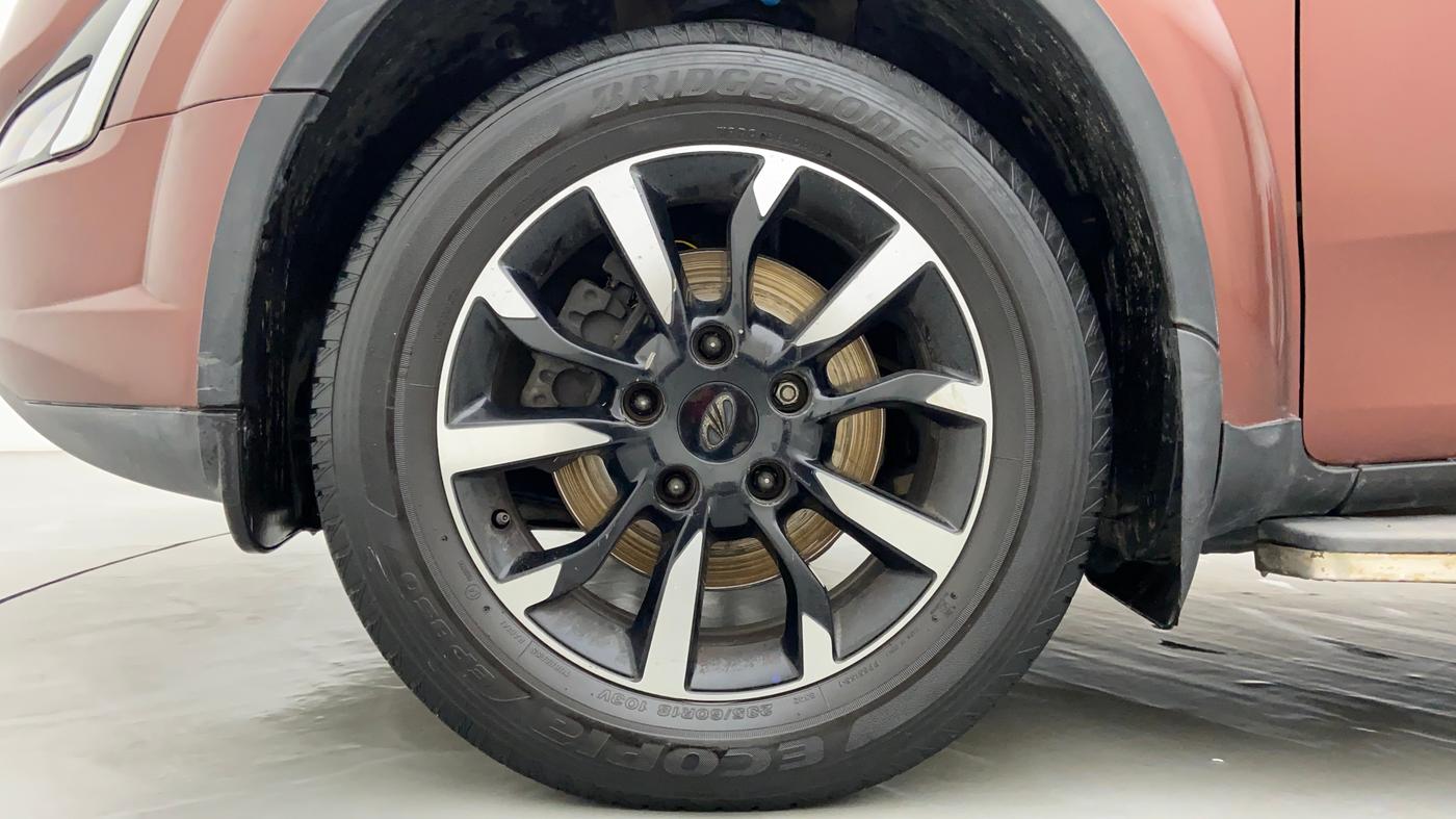 2018 Mahindra XUV500 W11 (O), Diesel, Manual, 48,894 km, Left Front Wheel