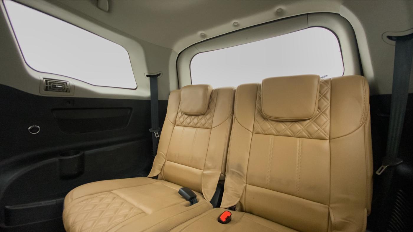 2018 Mahindra XUV500 W11 (O), Diesel, Manual, 48,894 km, Third Seat Row ( optional )