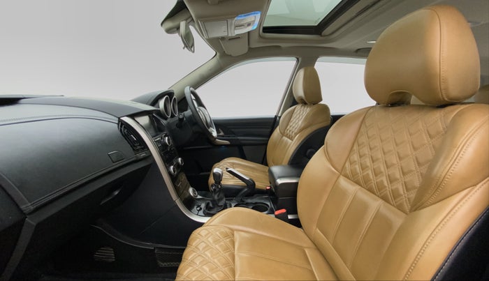 2018 Mahindra XUV500 W11 (O), Diesel, Manual, 48,894 km, Right Side Front Door Cabin