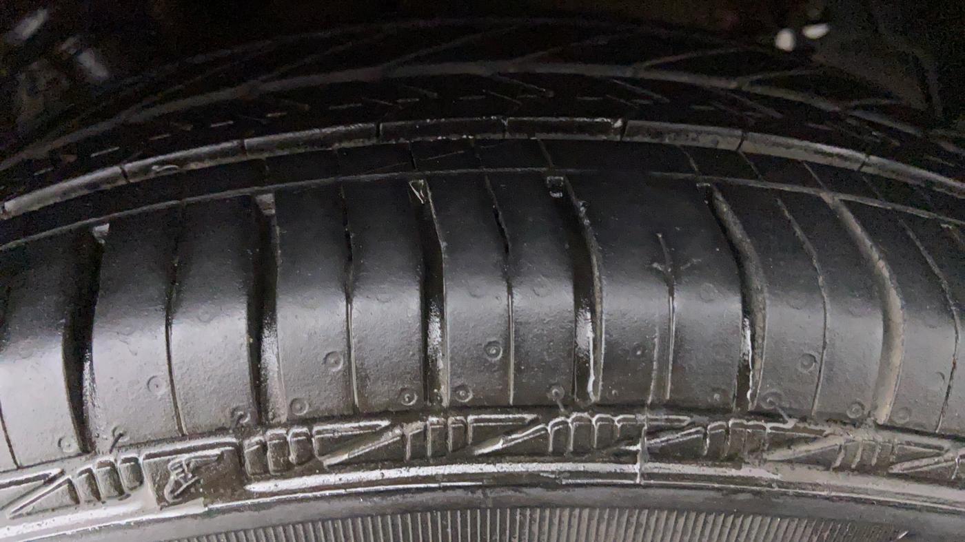 2018 Maruti Celerio VXI CNG OPT, CNG, Manual, 40,582 km, Left Front Tyre Tread