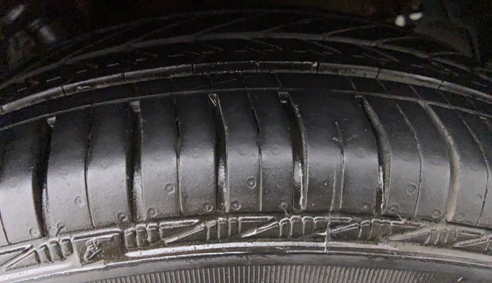 2018 Maruti Celerio VXI CNG OPT, CNG, Manual, 40,582 km, Left Front Tyre Tread