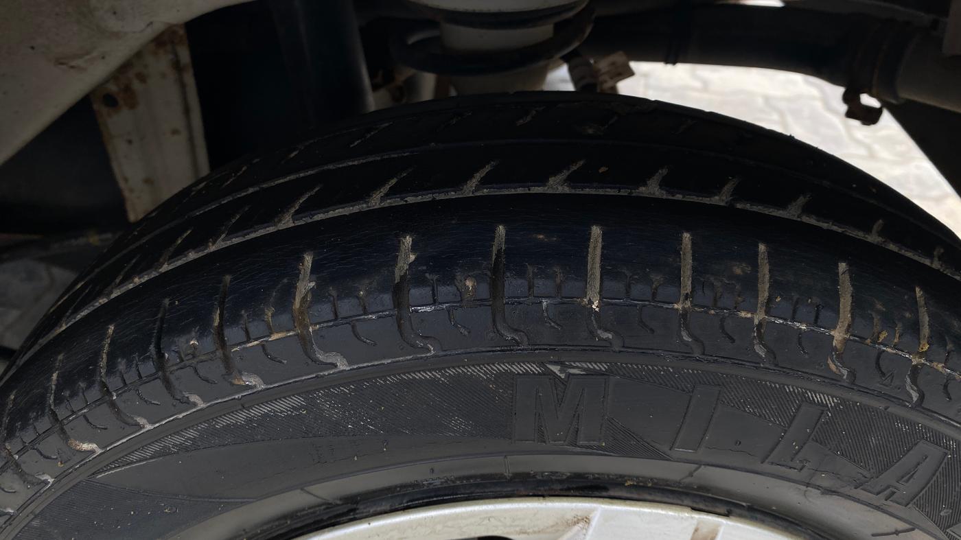 2017 Maruti Alto 800 LXI, Petrol, Manual, 54,557 km, Left Rear Tyre Tread