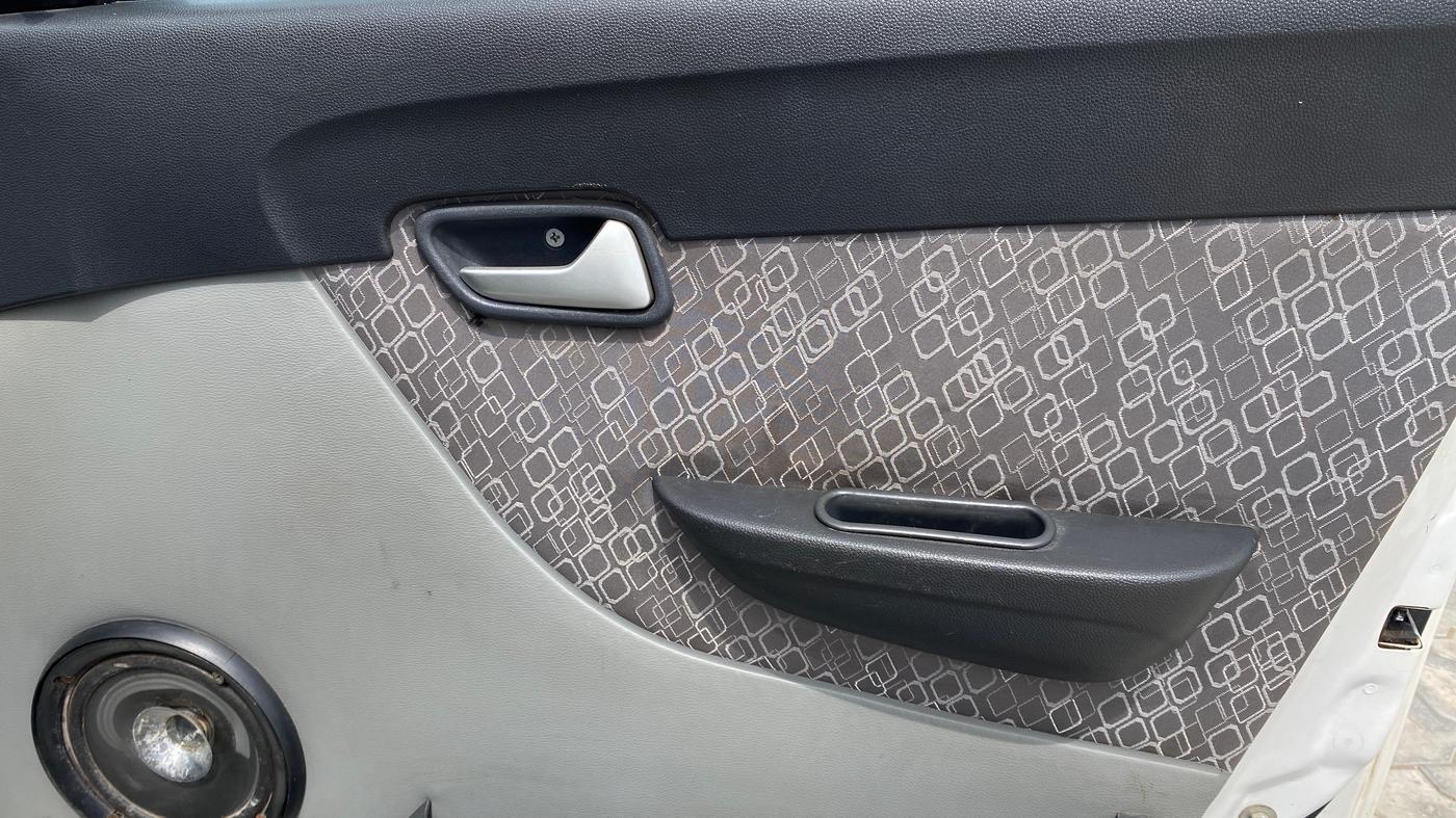 2017 Maruti Alto 800 LXI, Petrol, Manual, 54,557 km, Driver Side Door Panels Control