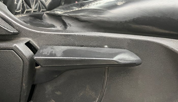 2017 Ford Ecosport TITANIUM 1.5L DIESEL, Diesel, Manual, 1,49,754 km, Driver Side Adjustment Panel