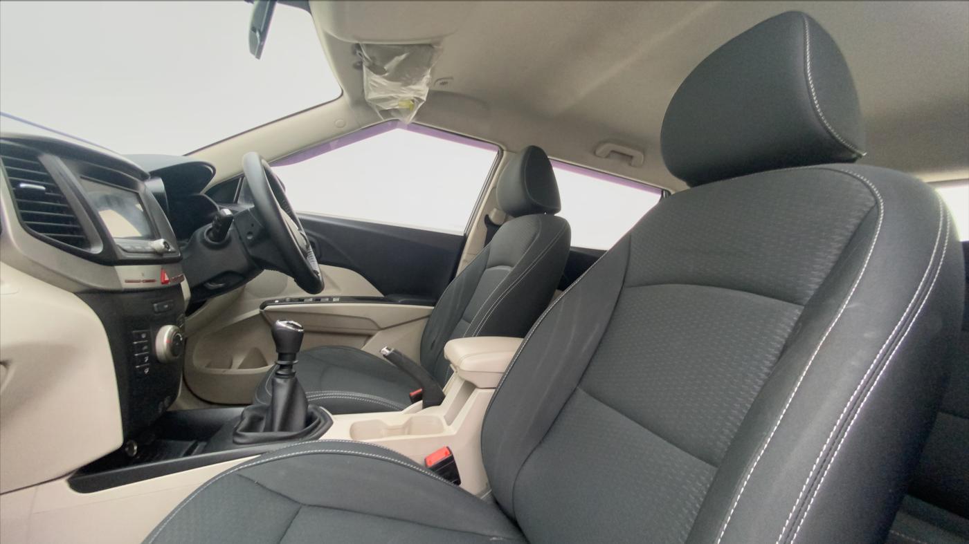 2019 Mahindra XUV300 W6 1.5 DIESEL, Diesel, Manual, 78,183 km, Right Side Front Door Cabin
