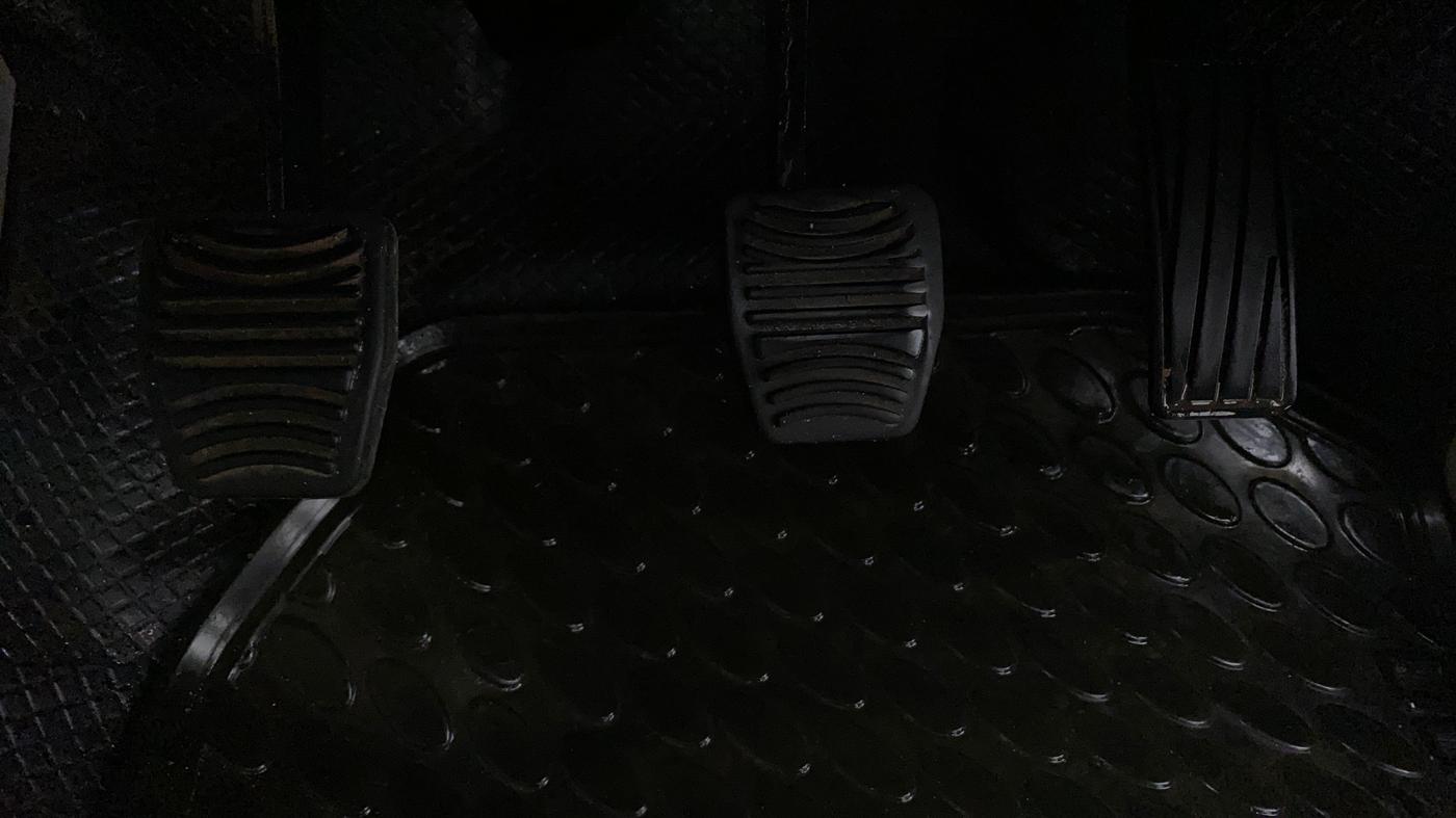 2019 Mahindra XUV300 W6 1.5 DIESEL, Diesel, Manual, 78,183 km, Pedals