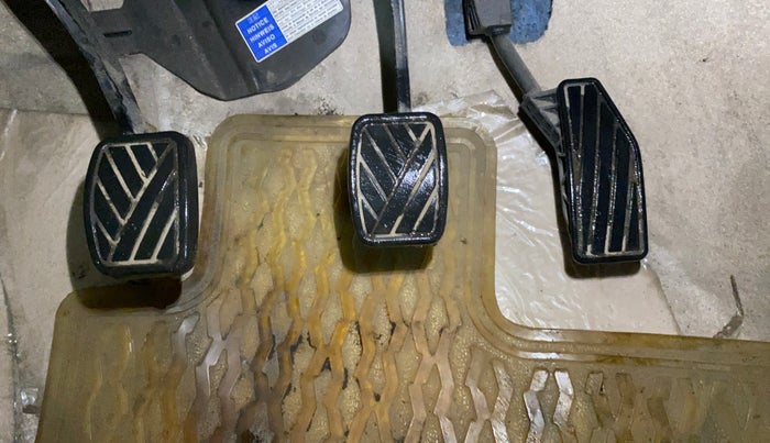 2017 Maruti Dzire VXI, Petrol, Manual, 21,760 km, Pedals