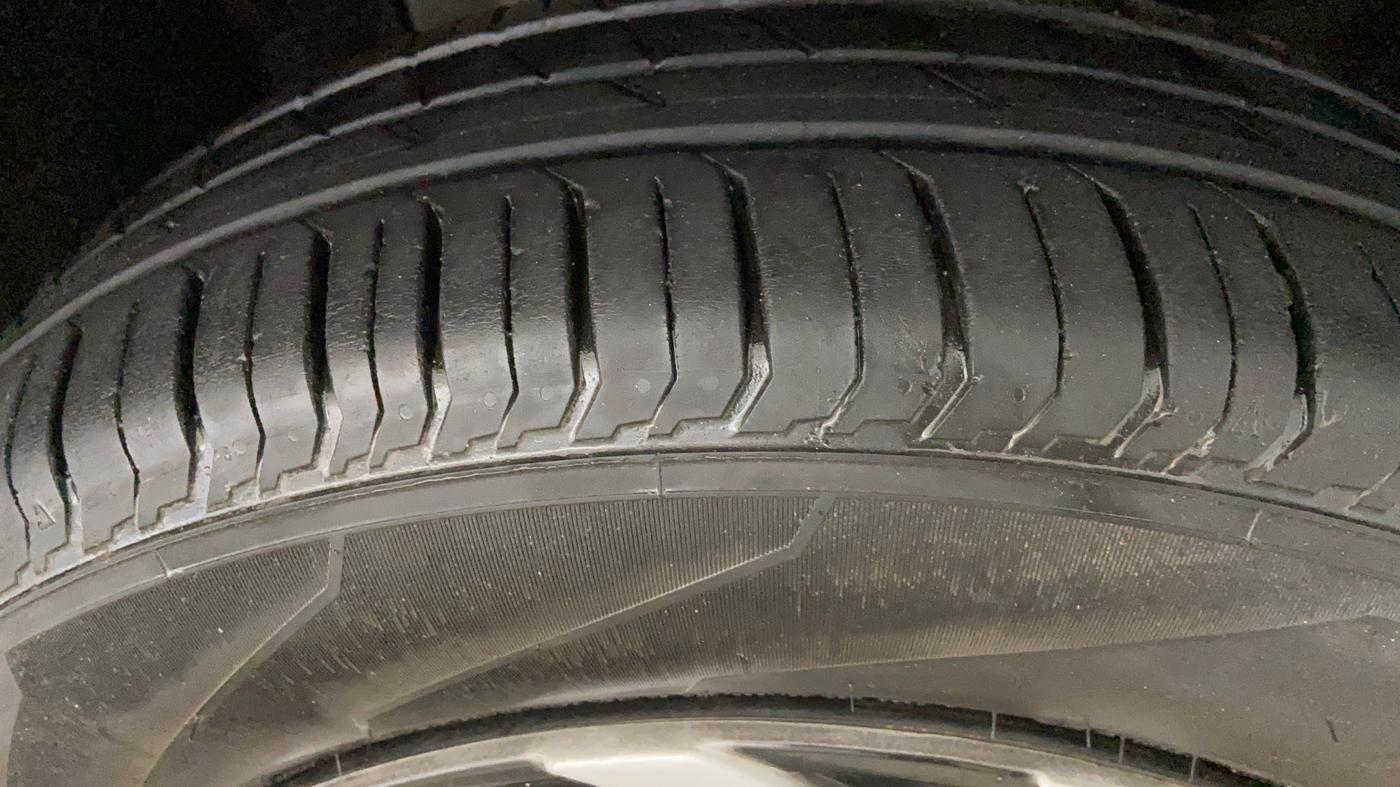 2024 Tata PUNCH Pure (O) , Petrol, Manual, 16,192 km, Right Front Tyre Tread