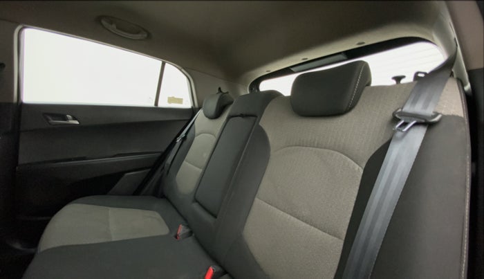 2016 Hyundai Creta 1.6 SX PLUS PETROL, Petrol, Manual, 67,621 km, Right Side Rear Door Cabin