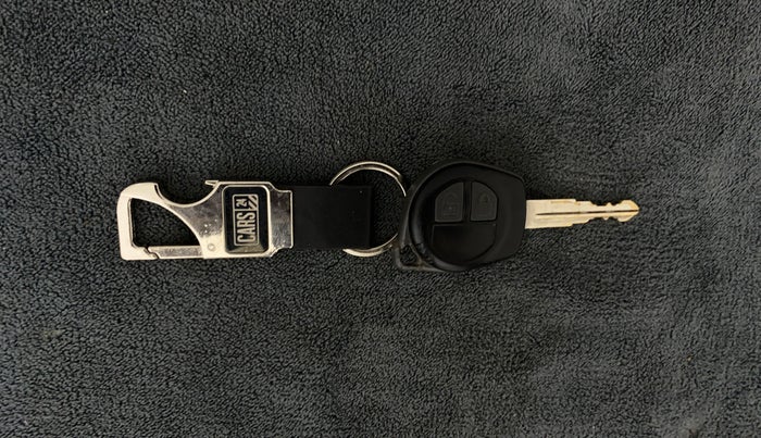 2016 Maruti Swift VXI, Petrol, Manual, 67,102 km, Key Close Up
