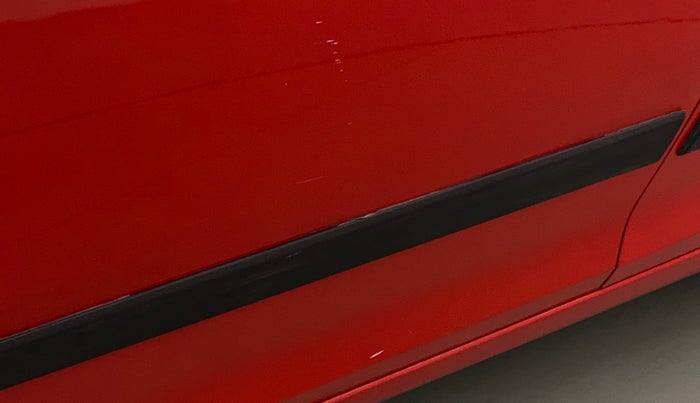 2016 Maruti Swift VXI, Petrol, Manual, 67,102 km, Front passenger door - Minor scratches