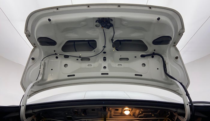 2016 Maruti Ciaz  ZDI SHVS, Diesel, Manual, 87,800 km, Boot Door Open