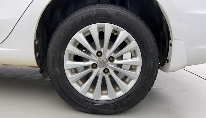 2016 Maruti Ciaz  ZDI SHVS, Diesel, Manual, 87,800 km, Left Rear Wheel