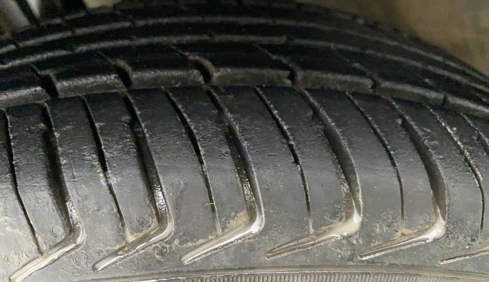 2019 Renault Kwid RXT Opt, Petrol, Manual, 28,018 km, Left Rear Tyre Tread
