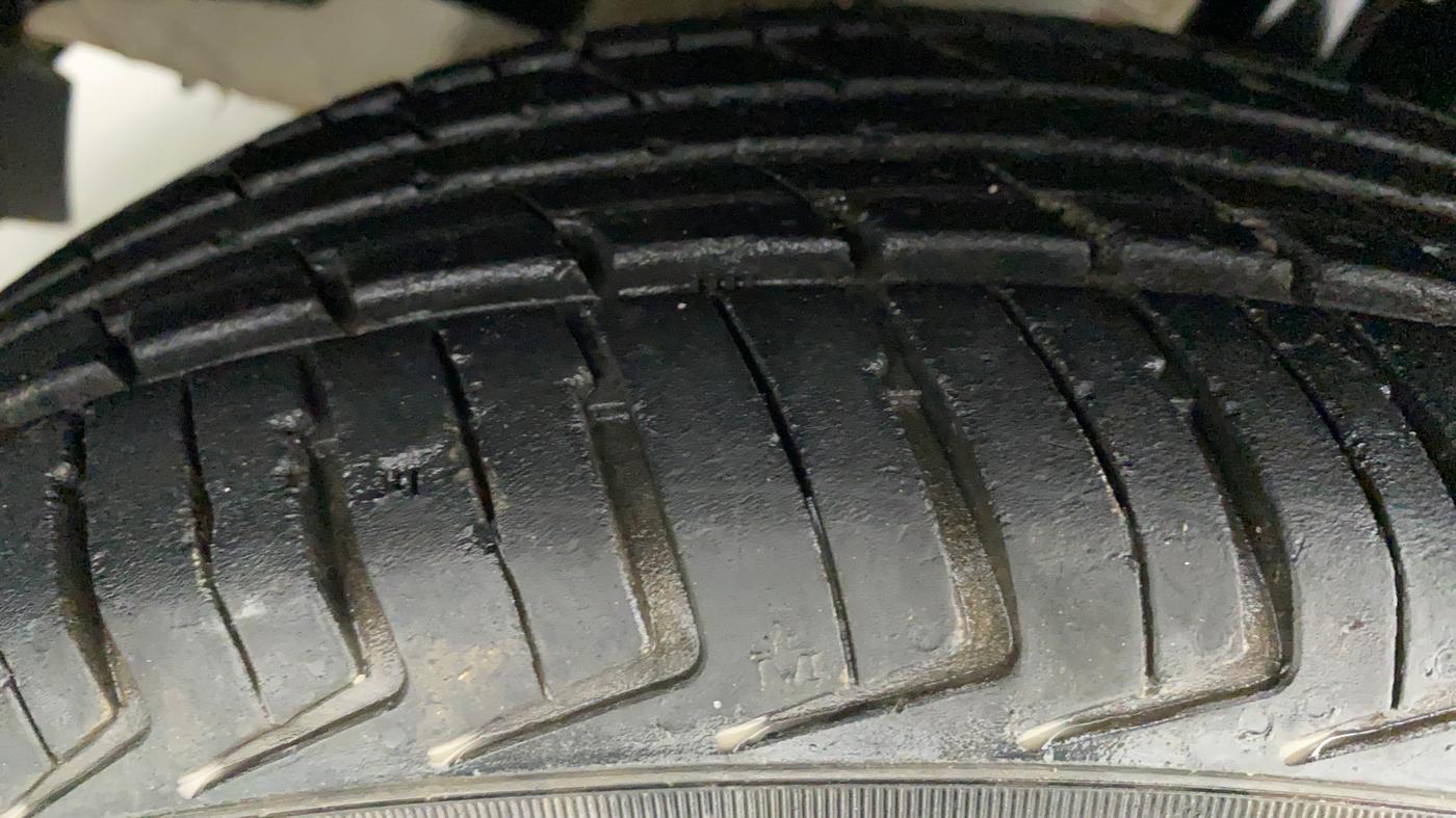 2019 Renault Kwid RXT Opt, Petrol, Manual, 28,018 km, Left Front Tyre Tread