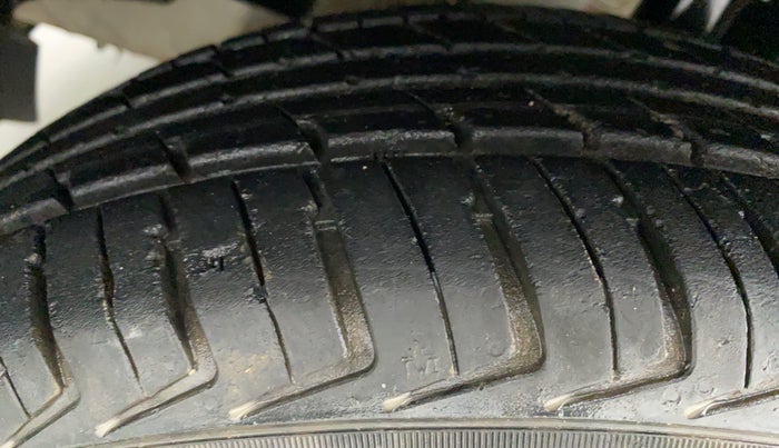 2019 Renault Kwid RXT Opt, Petrol, Manual, 28,018 km, Left Front Tyre Tread