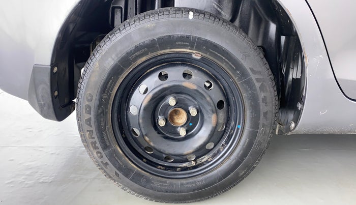 2014 Maruti Swift Dzire VXI, Petrol, Manual, 38,606 km, Right Rear Wheel