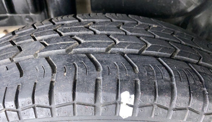 2014 Maruti Swift Dzire VXI, Petrol, Manual, 38,606 km, Right Rear Tyre Tread