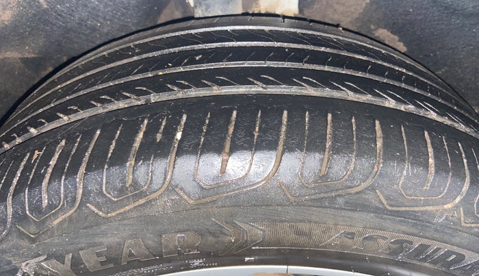 2022 MG ASTOR SMART 1.5 MT, CNG, Manual, 46,594 km, Right Rear Tyre Tread