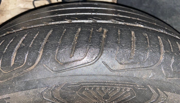 2022 MG ASTOR SMART 1.5 MT, CNG, Manual, 46,594 km, Right Front Tyre Tread