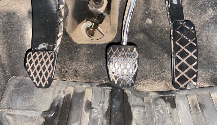 2022 MG ASTOR SMART 1.5 MT, CNG, Manual, 46,594 km, Pedals