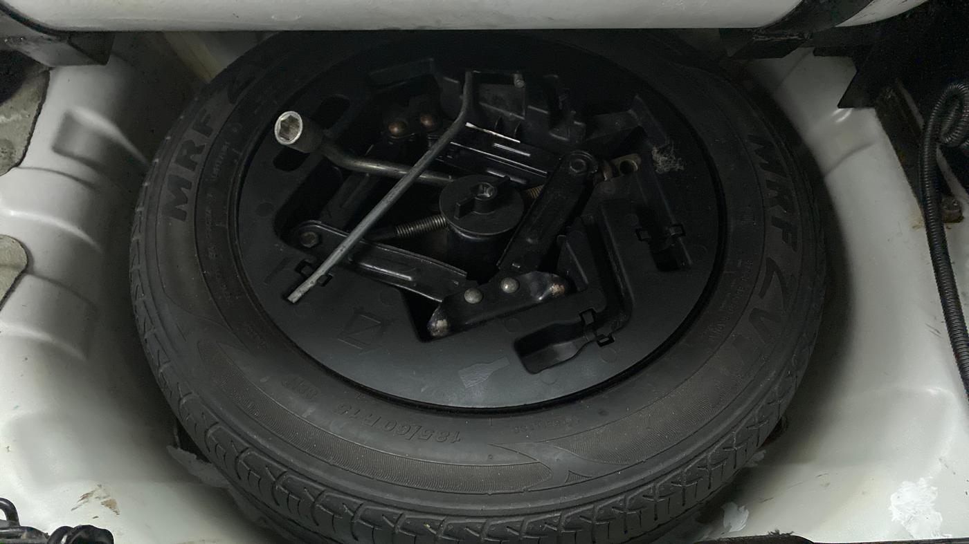 2018 Mahindra KUV 100 NXT K8 6 STR, CNG, Manual, 91,909 km, Spare Tyre
