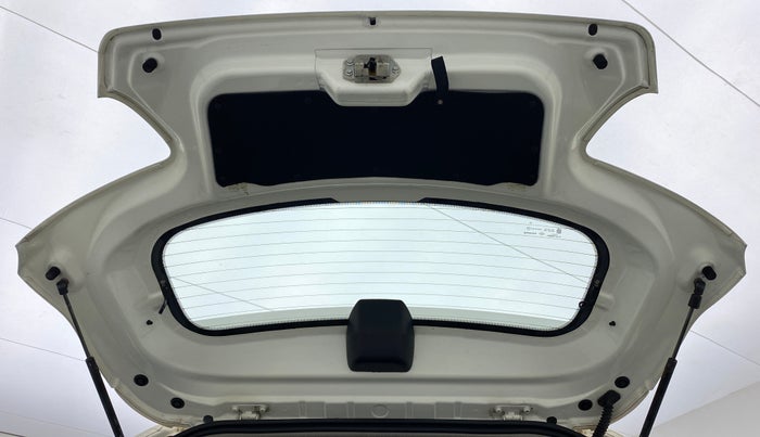2018 Mahindra KUV 100 NXT K8 6 STR, CNG, Manual, 91,909 km, Boot Door Open