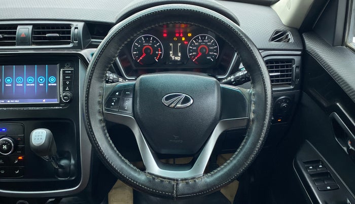 2018 Mahindra KUV 100 NXT K8 6 STR, CNG, Manual, 91,909 km, Steering Wheel Close Up