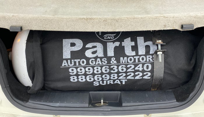 2018 Mahindra KUV 100 NXT K8 6 STR, CNG, Manual, 91,909 km, Boot Inside