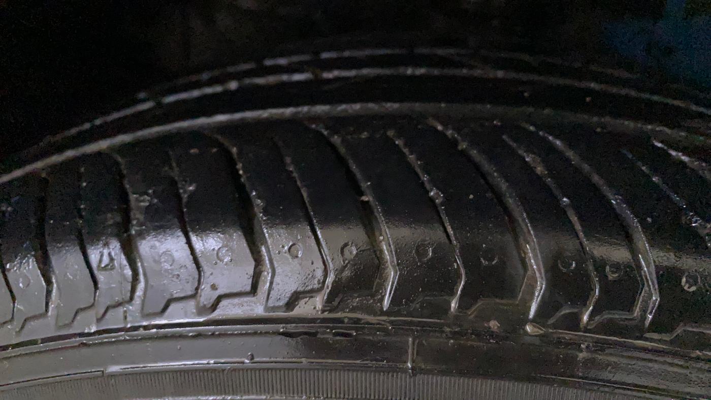 2018 Tata NEXON XT PETROL, Petrol, Manual, 68,869 km, Right Rear Tyre Tread