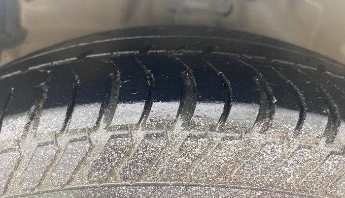 2018 Maruti Celerio VXI CNG, CNG, Manual, 72,550 km, Left Front Tyre Tread
