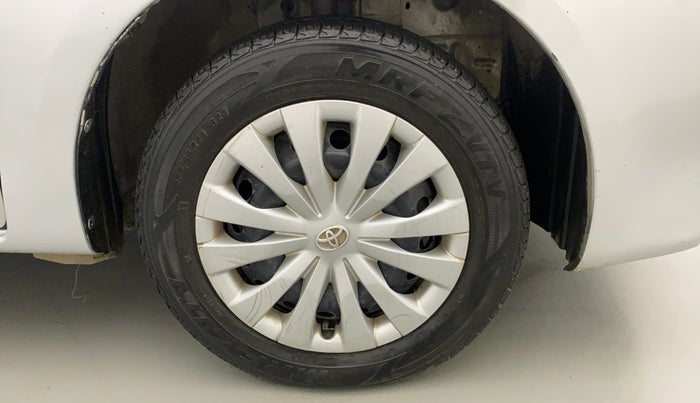2015 Toyota Etios Liva G, CNG, Manual, 36,339 km, Right Front Wheel