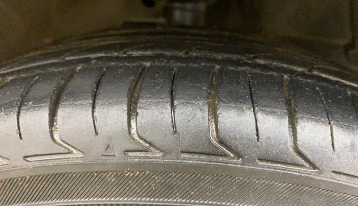 2016 Maruti Celerio ZXI AMT, Petrol, Automatic, 91,711 km, Right Front Tyre Tread