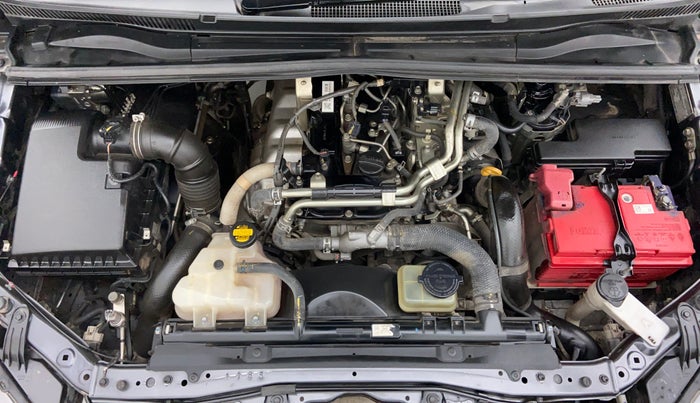2016 Toyota Innova Crysta 2.8 GX AT 7 STR, Diesel, Automatic, 1,53,645 km, Engine Bonet View
