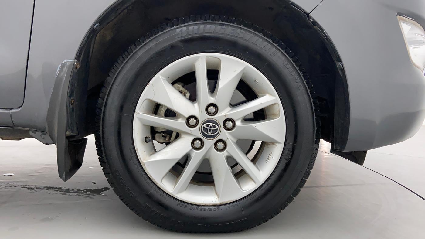 2016 Toyota Innova Crysta 2.8 GX AT 7 STR, Diesel, Automatic, 1,53,645 km, Right Front Wheel