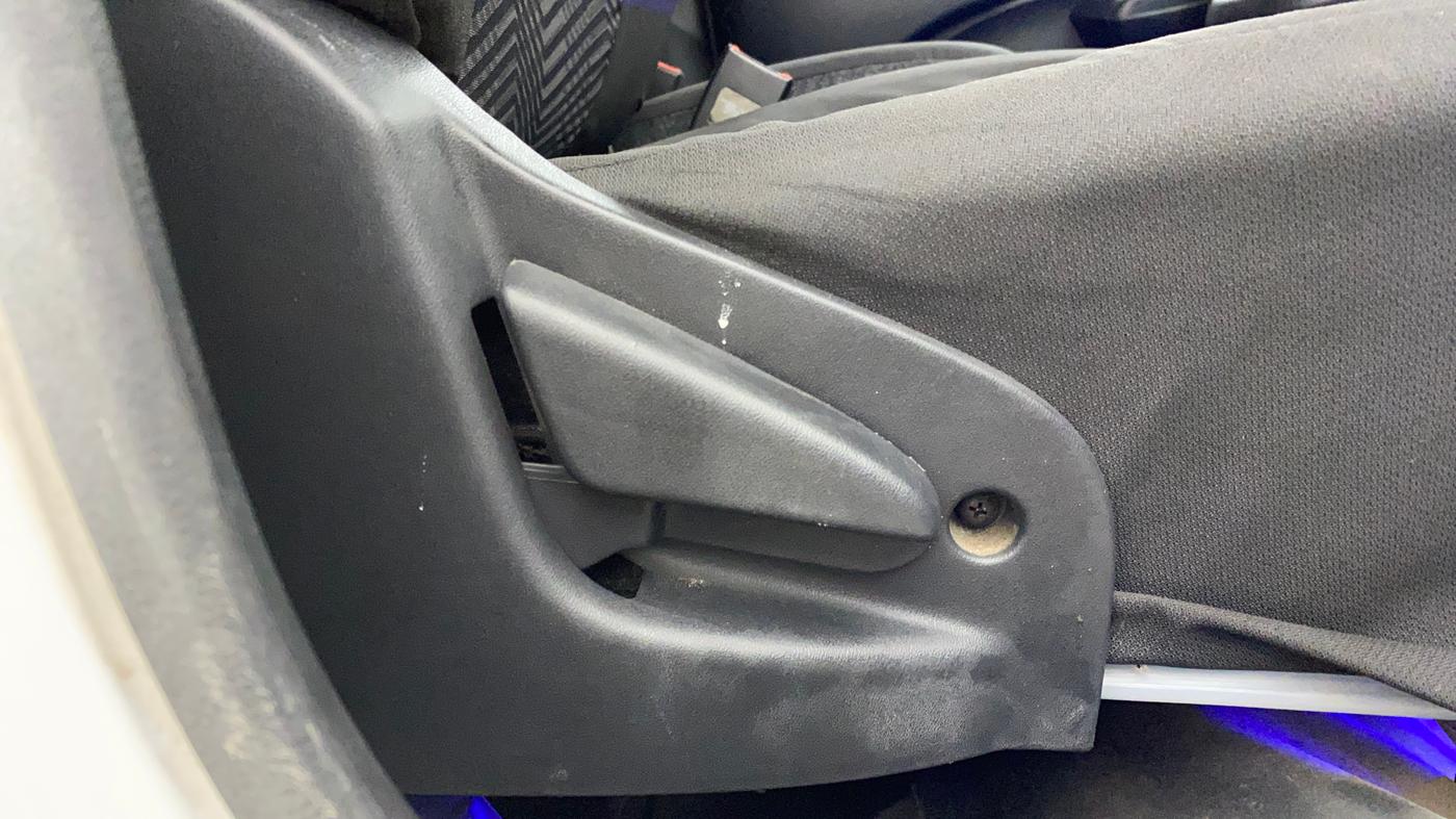 2018 Datsun Go Plus T (O), Petrol, Manual, 33,327 km, Driver Side Adjustment Panel