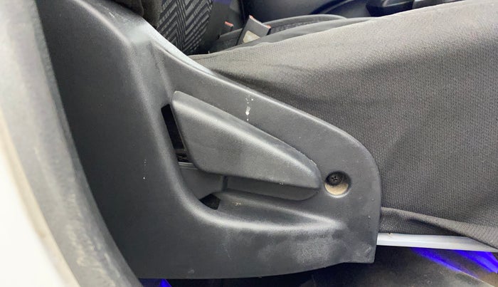 2018 Datsun Go Plus T (O), Petrol, Manual, 33,327 km, Driver Side Adjustment Panel