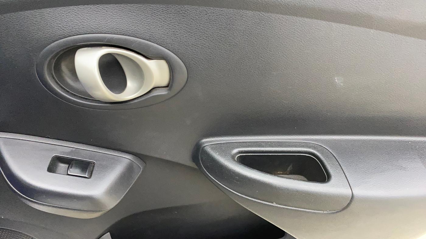 2018 Datsun Go Plus T (O), Petrol, Manual, 33,327 km, Driver Side Door Panels Control