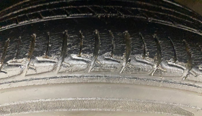 2018 Volkswagen Polo HIGHLINE1.5L, Diesel, Manual, 94,322 km, Left Front Tyre Tread